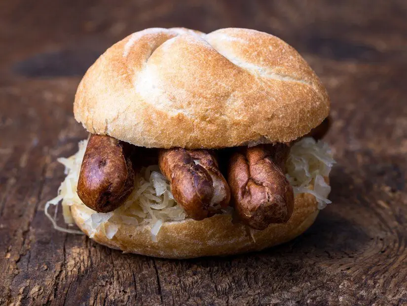 Drei im weggla (Üçü bir ekmekte)