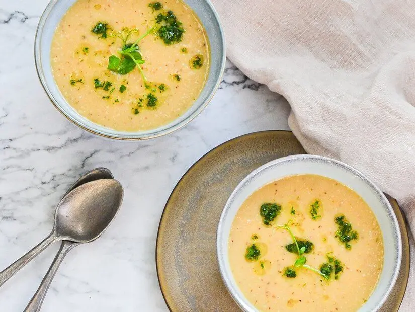Düsseldorf hardal çorbası (Düsseldorfer senfsuppe)