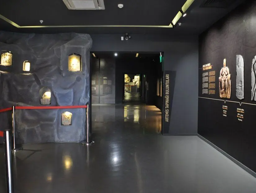 Efes Arkeoloji Müzesi - İzmir iç görünümü