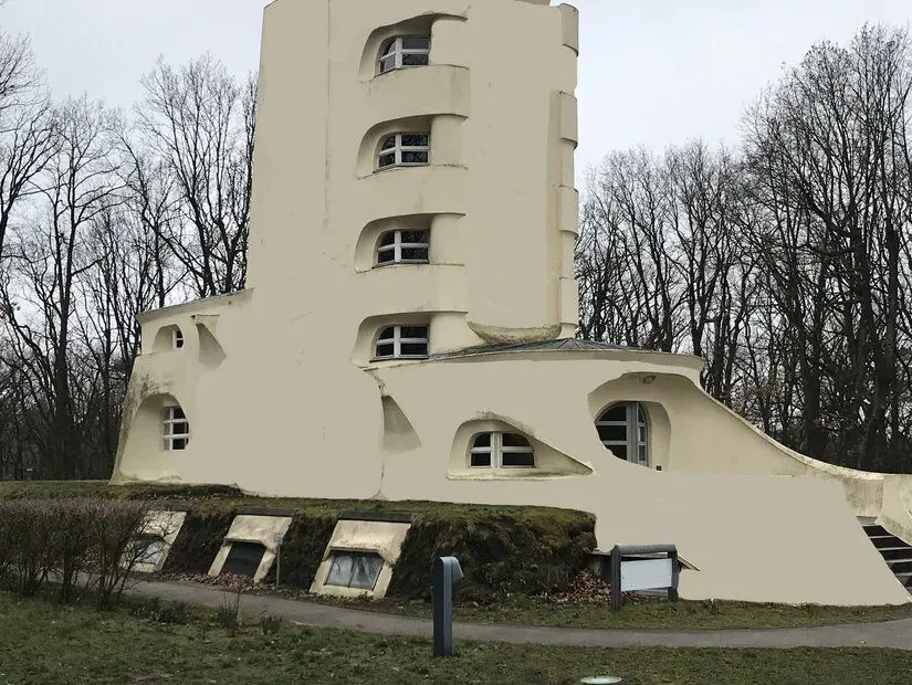 Einstein Kulesi (Einsteinturm) görünümü