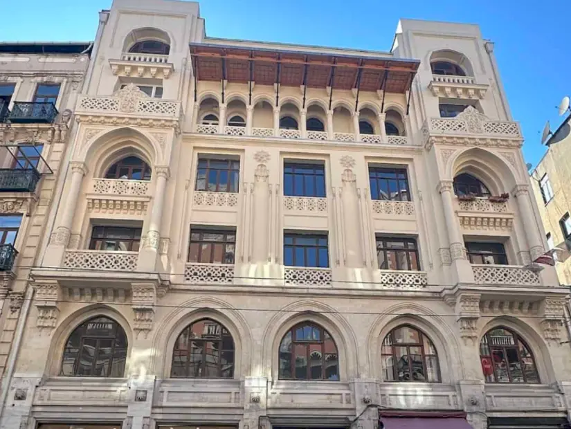 El Hamra Pasajı dış görünümü