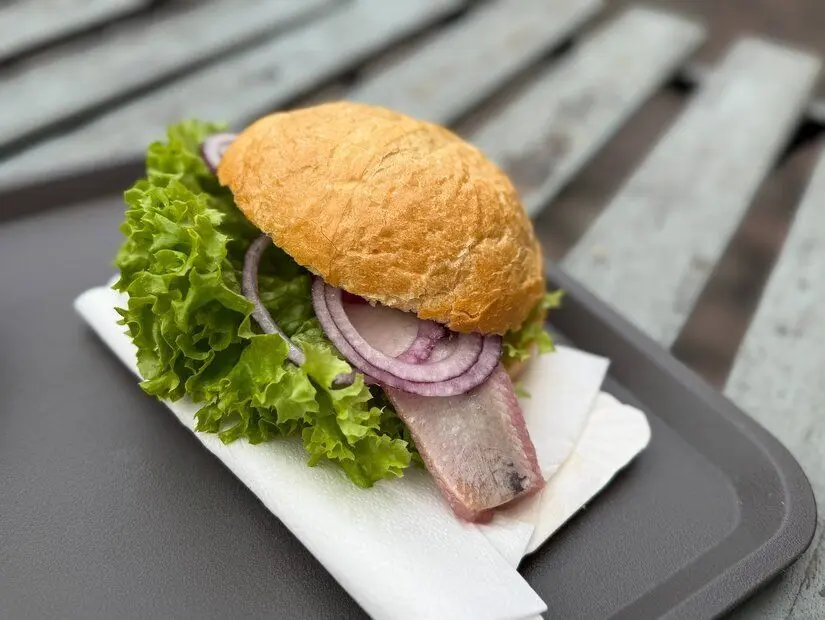 Fischbrötchen (Hamburg usulü balık ekmek)