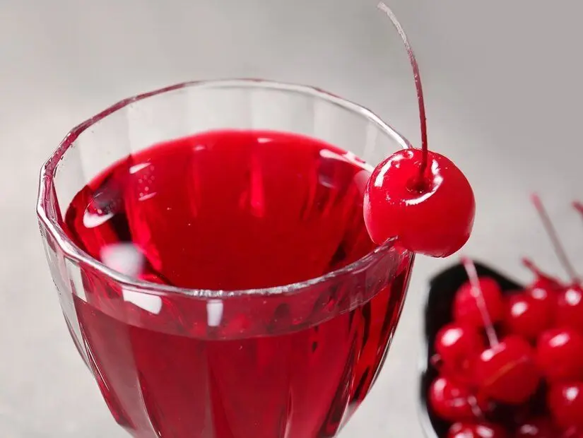 Geleneksel likörler (Rozalin ve maraschino)