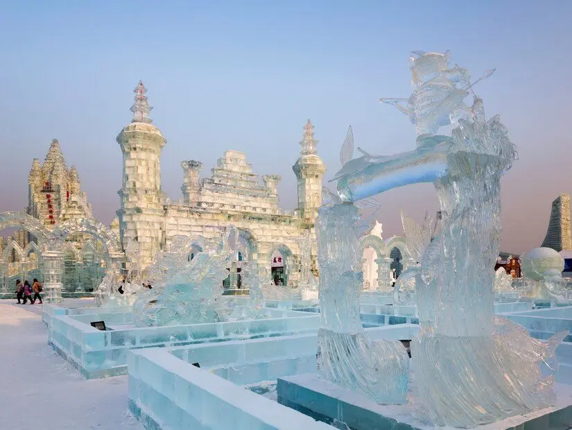 Harbin şehrinde düzenlenen Harbin Buz ve Kar Festivali'ndeki muhteşem buz heykelleri