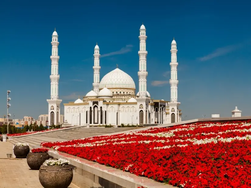 Hazret Sultan Camii dış görünümü