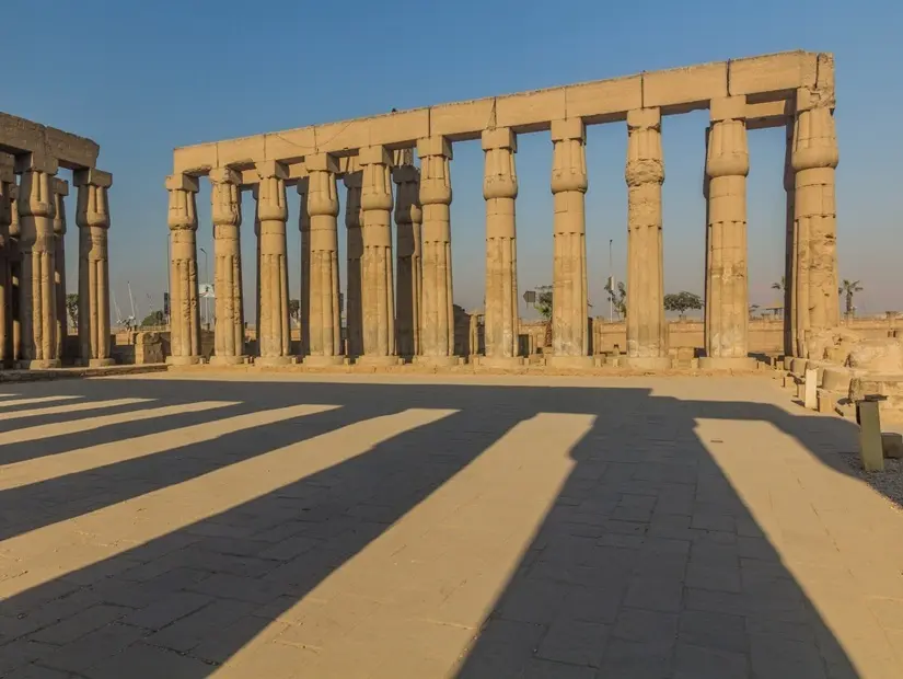 Mısır'daki Luksor Tapınağı'nda III. Amenhotep'in Güneş Sarayı