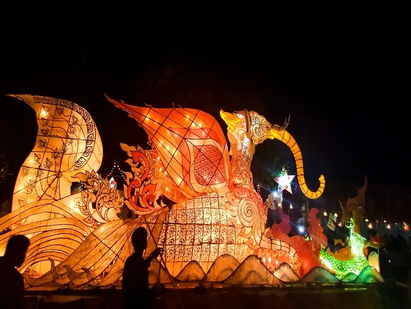 Işık Teknesi Festivali - Laos görünümü