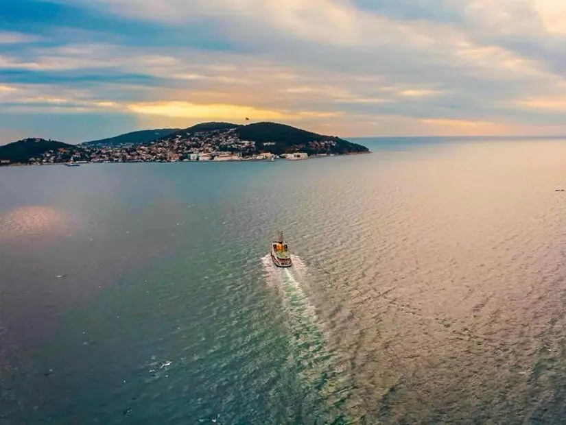 İstanbul ve Marmara Denizi'nde vapur