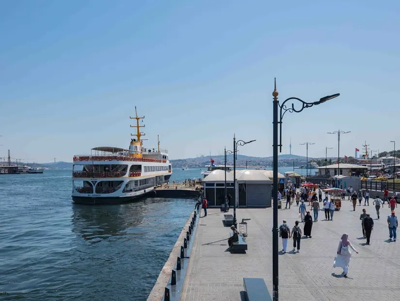Kadıköy-Karaköy-Eminönü vapuru