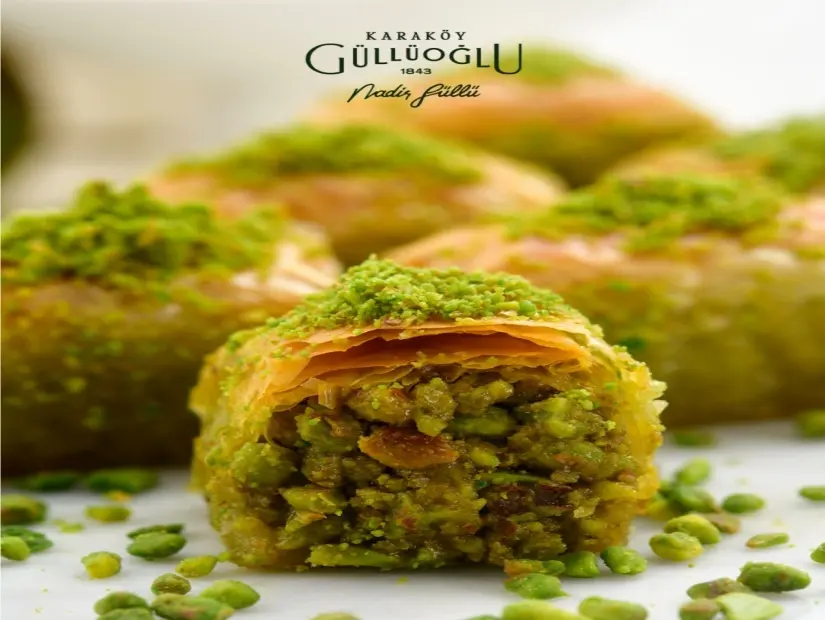 Karaköy Güllüoğlu İstanbul, Karaköy Güllüoğlu, İstanbul baklavası, meşhur baklavacı İstanbul, fıstıklı baklava İstanbul, en iyi baklava İstanbul, Türk tatlıları İstanbul, İstanbul tatlıcıları, baklava nerede yenir İstanbul, İstanbul lezzet durakları
