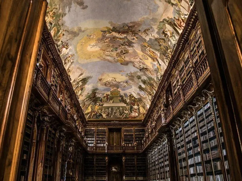 Klementinum Kütüphanesi