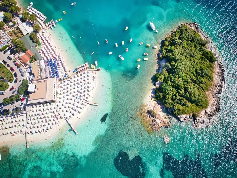 Ksamil Plajı 7 (Plazhi i Shtate) havadan görünümü