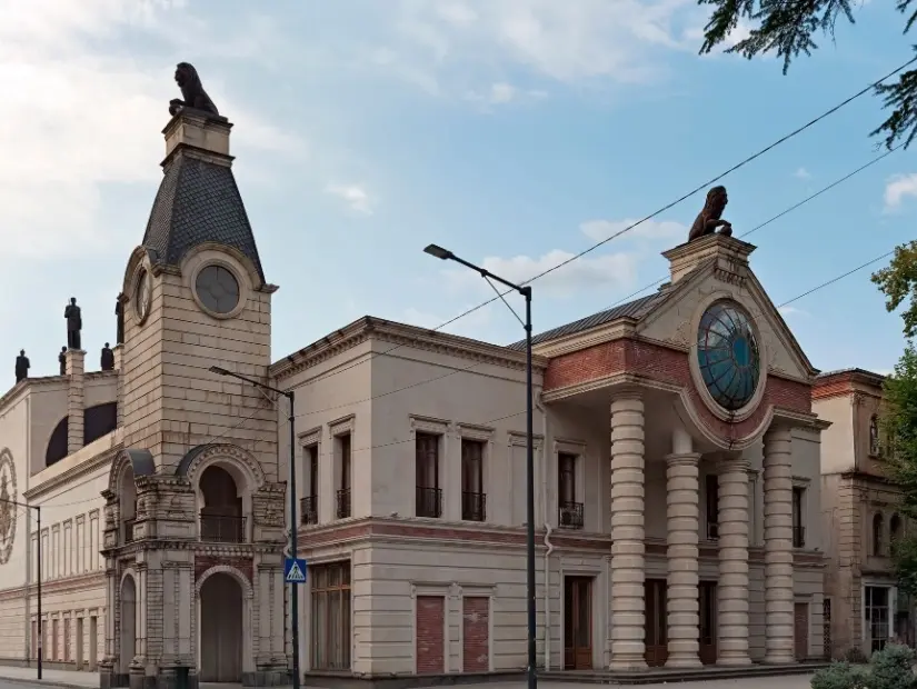 Kutaisi Devlet Opera ve Bale Tiyatrosu dış görünümü