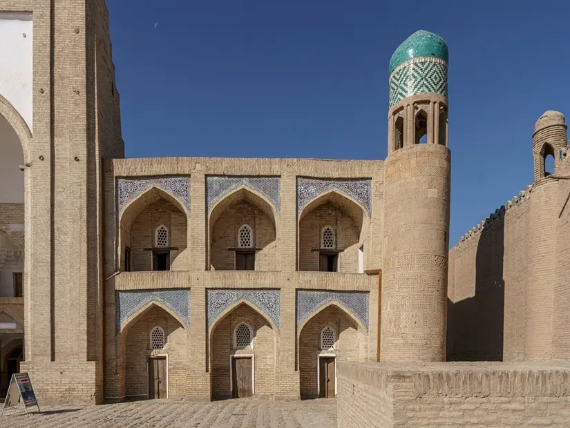 Kutlug Murad Inaq Madrassah görünümü