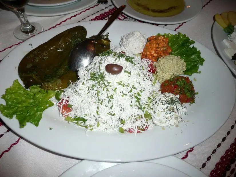 Makedon salatası (Makedonska salata)
