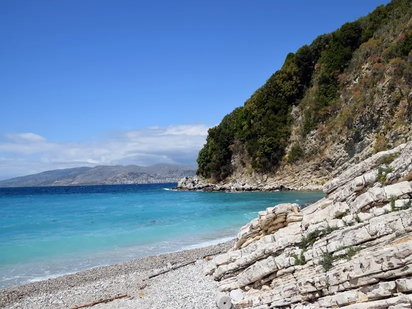 Manastır Adası (Ishulli i Manastirit) görünümü