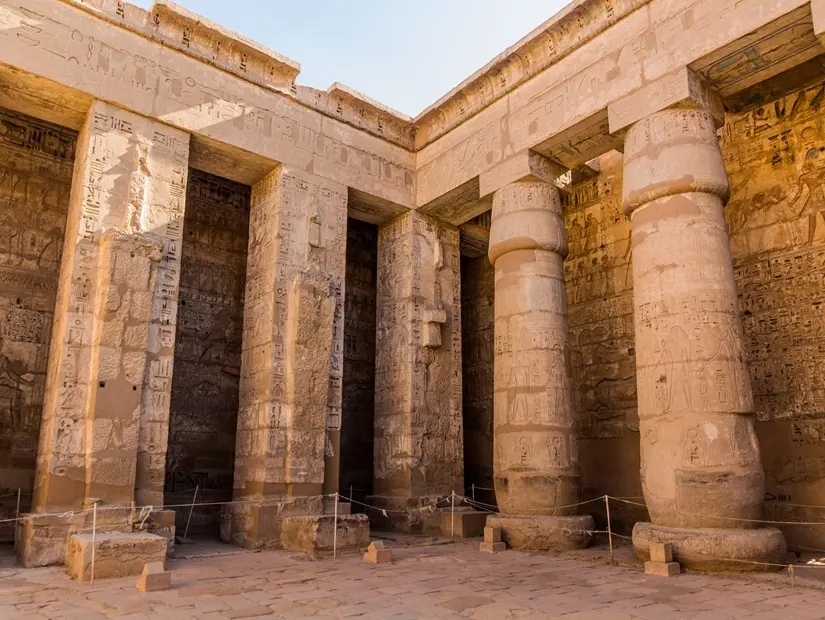 Medinet Habu Tapınağı görünümü