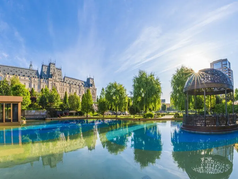 Iasi kasabasındaki merkezi meydan, Moldavya, Romanya