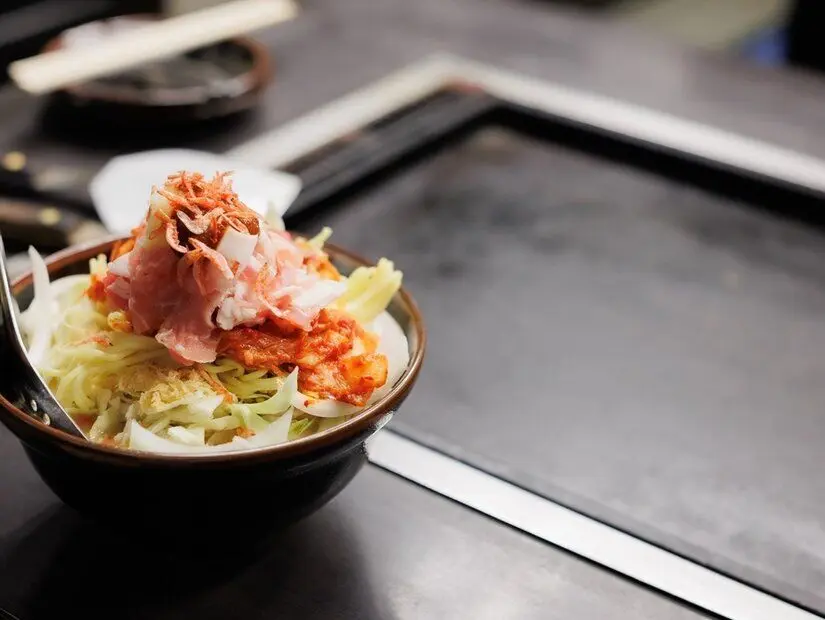 Monjyayaki, Tokyo'da geleneksel Japon yemekleri.