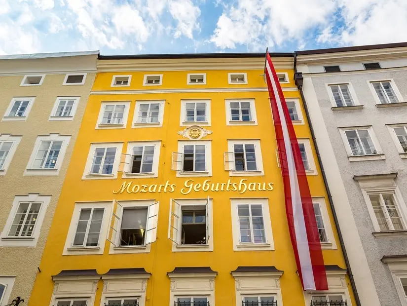 Wolfgang Amadeus Mozart'ın doğum yeri, Avusturya'nın Salzburg kentinde güzel bir yaz günü