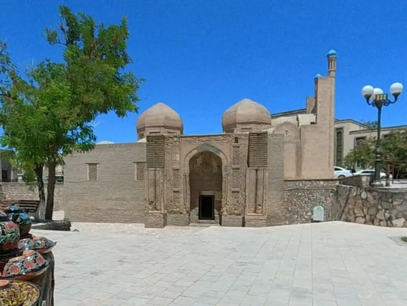 Mugak Attari Camii görünümü