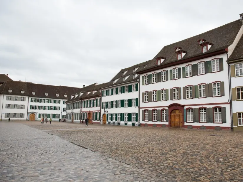 Münsterplatz (Katedral Meydanı) görünümü