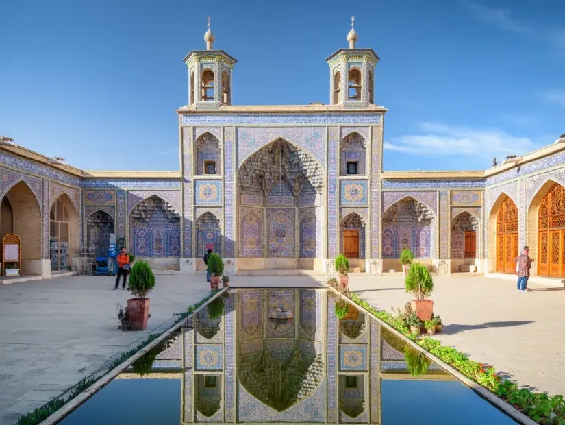 Nasir al-Mulk Camii'nin (Pembe Cami) muhteşem manzarası.