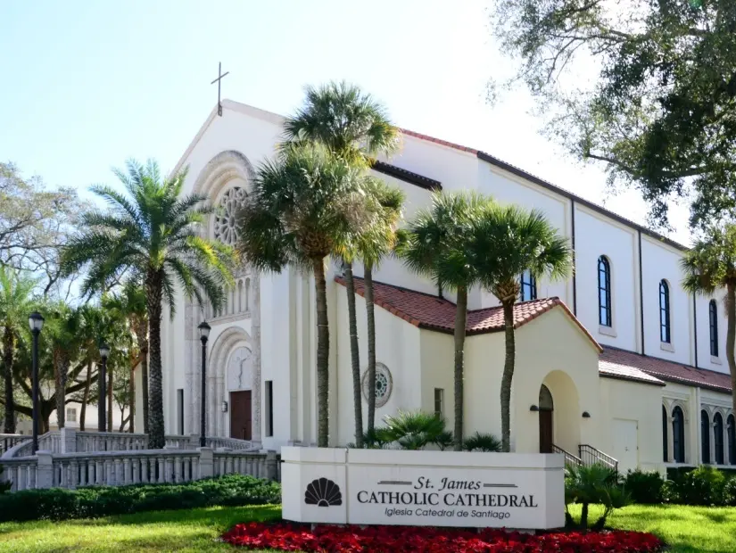 Orlando Şehir Merkezindeki Katedral, Florida