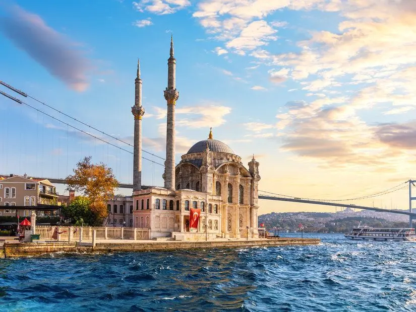  Ortaköy Camii, resmi olarak Büyük Mecidiye Camii, Beşiktaş, İstanbul, Türkiye'de