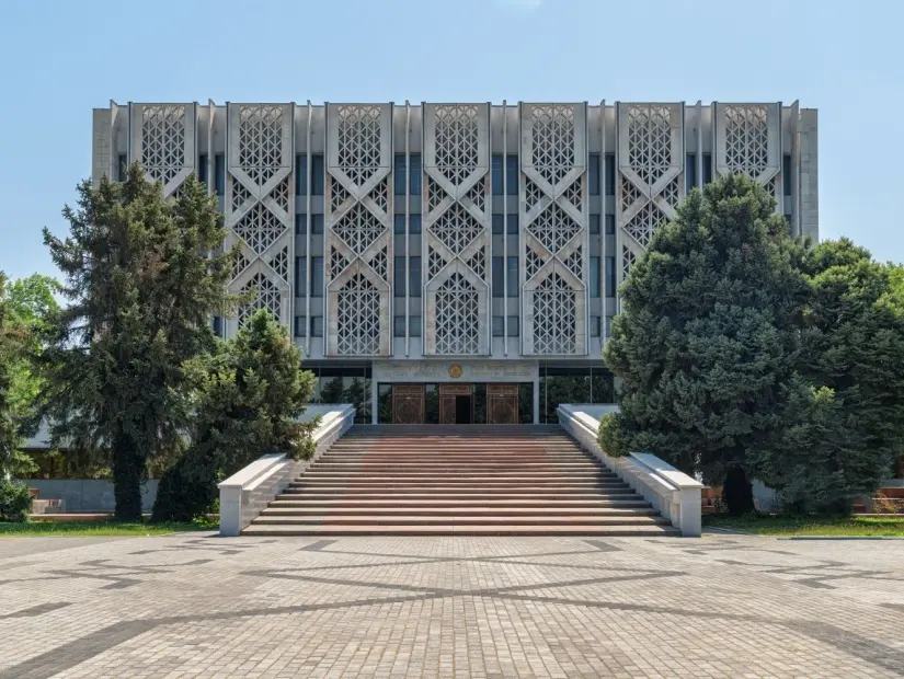 Özbekistan Devlet Tarih Müzesi dış görünümü