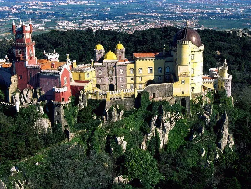 Pena Sarayı (Palácio Nacional da Pena) görünümü