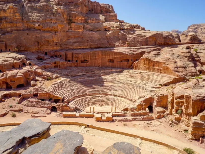 Ürdün, Petra'da, amfi tiyatrosunun genel görünümü.