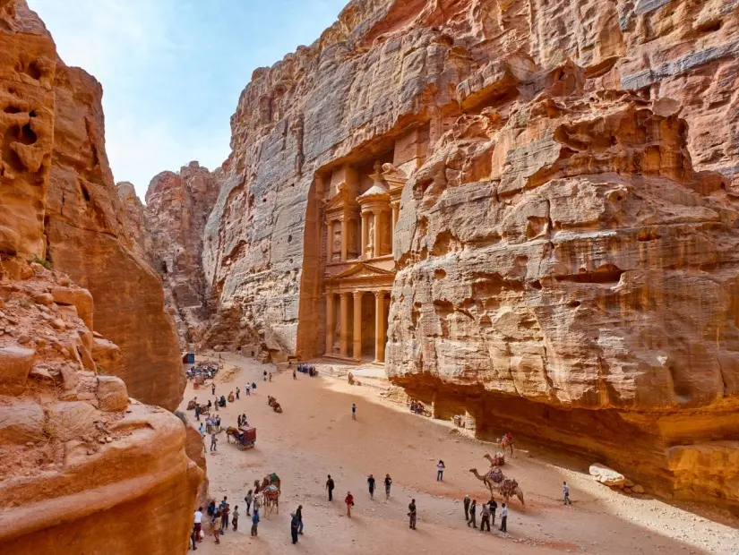 Ürdün Petra antik kentinde Al Khazneh tapınak