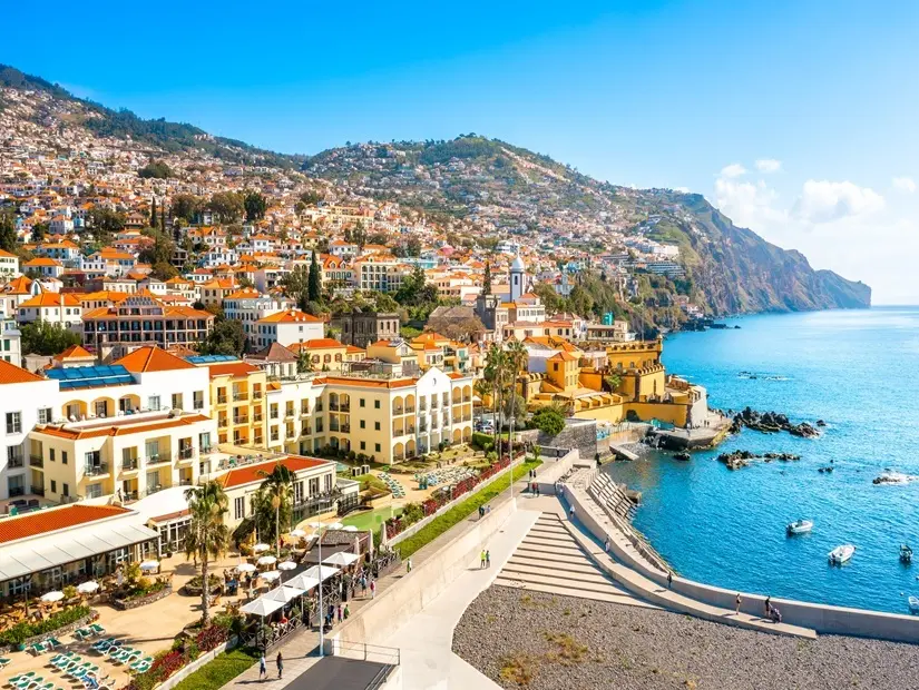 Madeira'nın başkenti Funchal, Portekiz'in manzarası