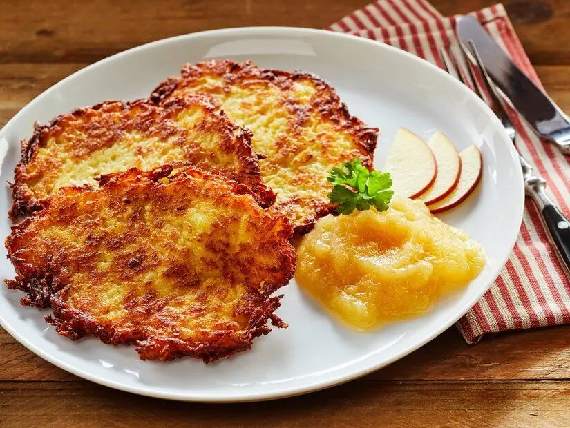 Düsseldorf usulü patates mücveri (Reibekuchen / Rievkooche)