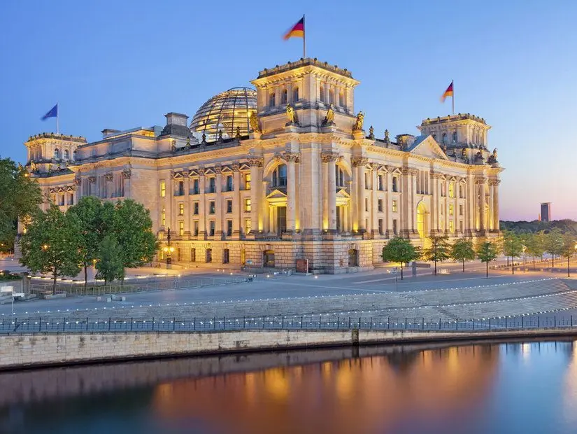 Berlin Parlamento Binası