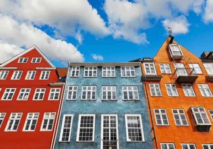 Renkli binalar