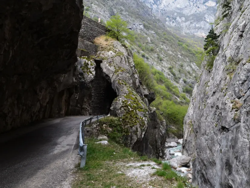 rugova kanyonu yakın çekim görüntüsü