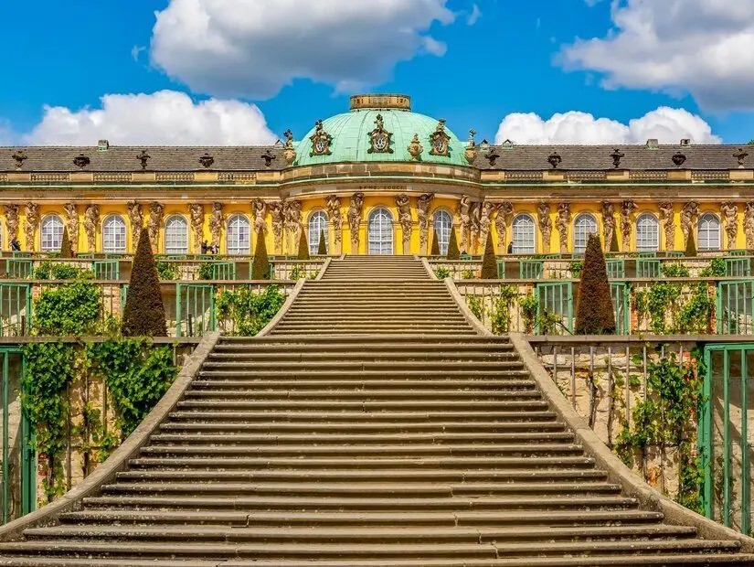 Almanya'nın Potsdam şehrindeki Sanssouci sarayı ve parkı