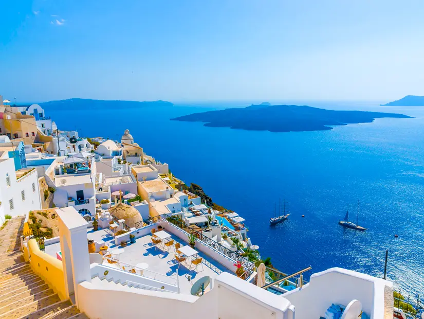 Yunanistan'daki Santorini adasının başkenti Fira'dan deniz görünümü