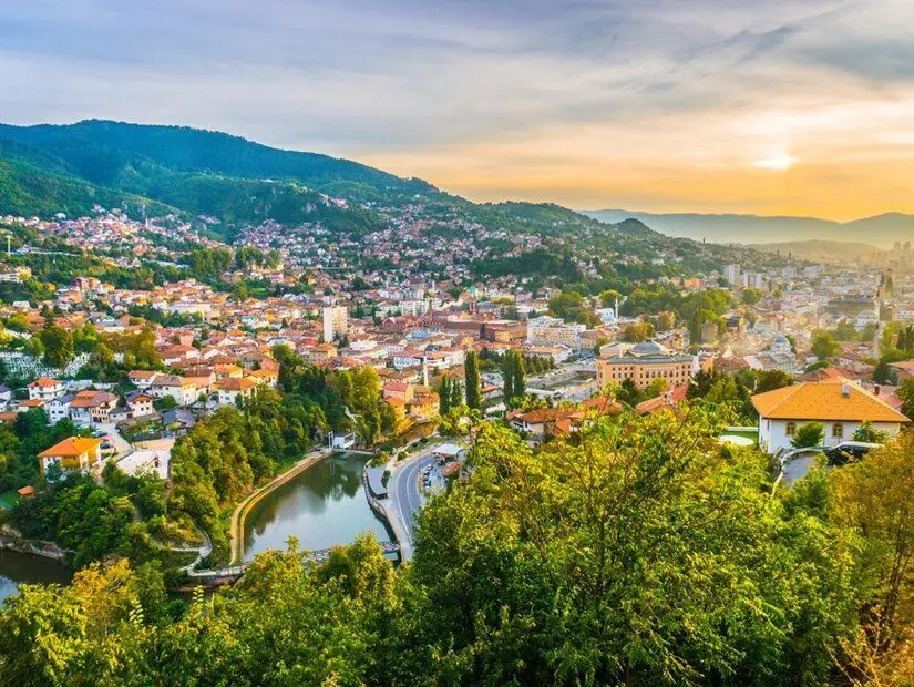 Saraybosna'nın günbatımı manzarası; Sarı Kale (Zuta Tabija), Vratnik 