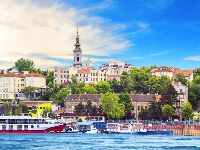 Sava Nehri, Sırbistan kıyısında Belgrad'ın tarihi merkezinin güzel görünümü