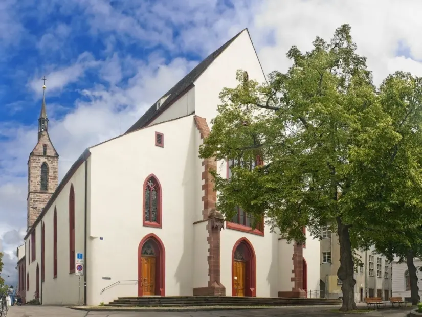 St. Peter Kilisesi dış görünümü