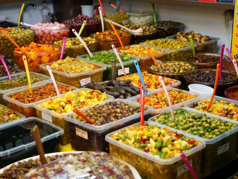 Tecriş Pazarı içi