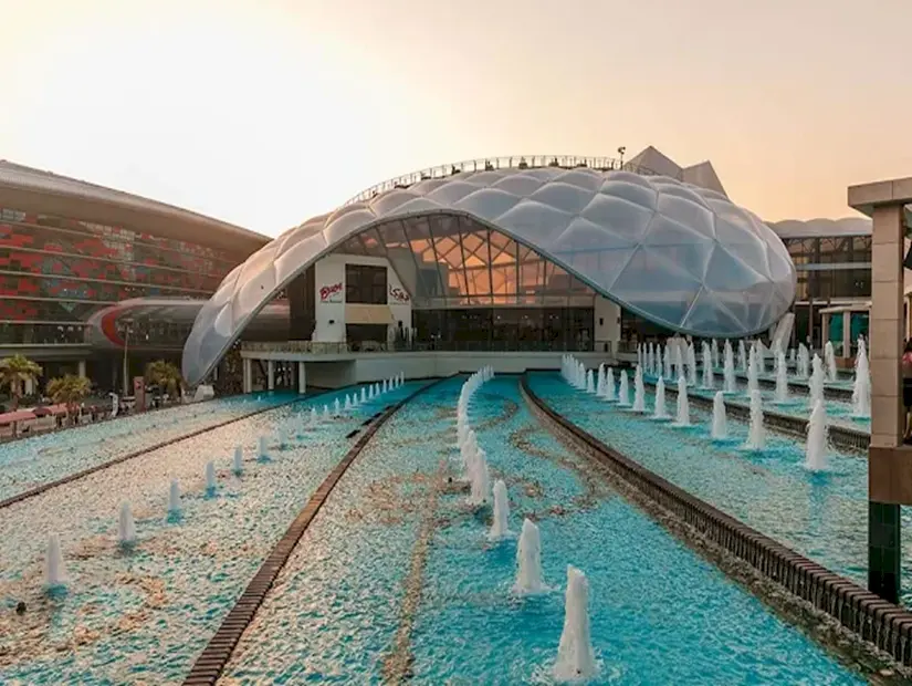 The Fountains - Yas Mall görünümü