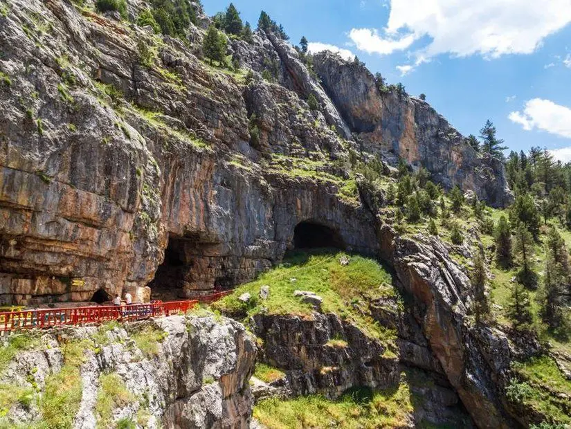 Tınaztepe Mağarası