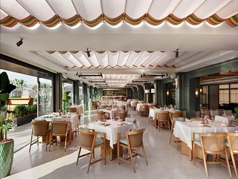 Topside Bar (The Peninsula İstanbul)