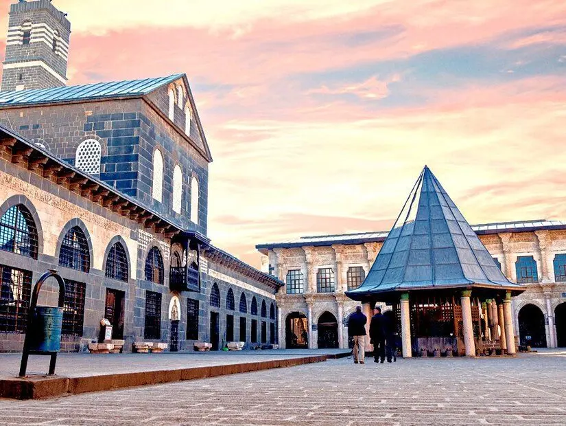Diyarbakır​ Ulu camii görünümü