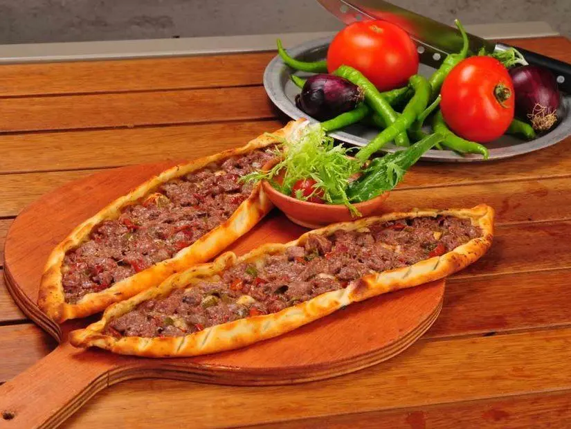 Lahmacun-pide