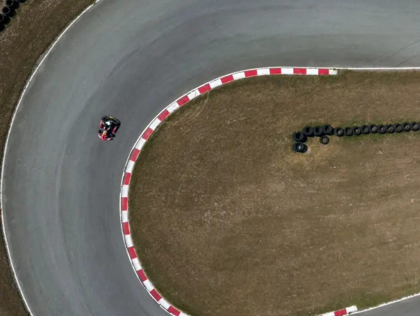 Havadan örnek görünüm yarış kart pisti